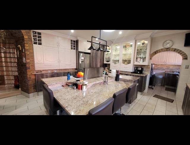 3 BEDROOM HOUSE FOR SALE IN BASSONIA